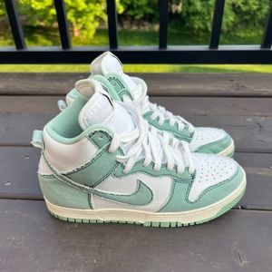 Women’s Nike dunks